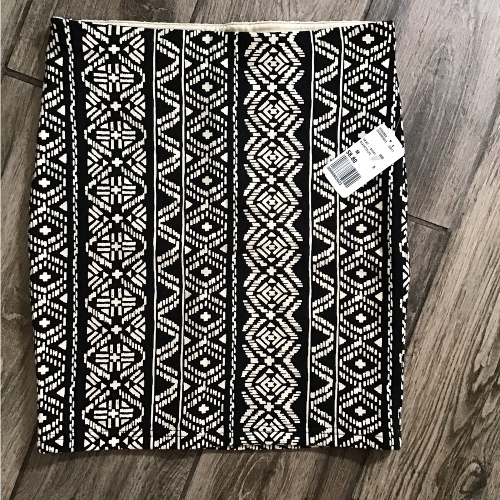NWT! Forever 21 Skirt Medium